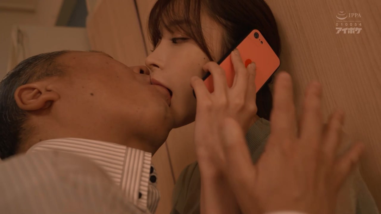 白衣牛仔裤甜美妹子，口交舔弄上位骑坐抽插，呻吟娇喘大声非常诱人